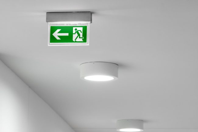 Инновационные аварийные светильники: новый шаг в обеспечении безопасности